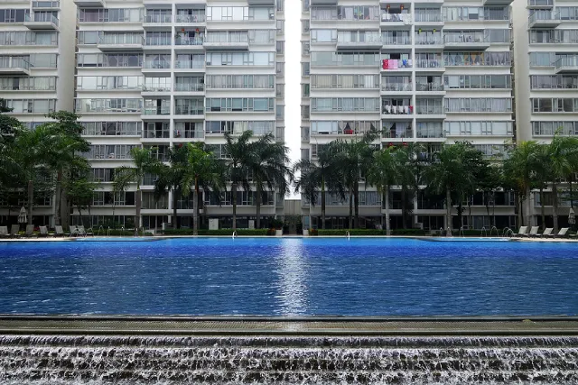 Condominium swimming pool in Singapore